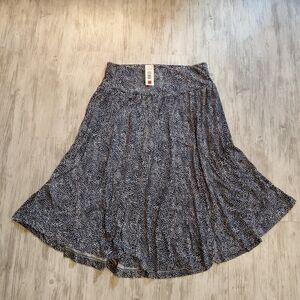 NWT Blue and White Polka Dot Stretch Waist Skirt from‎ Hilary Radley Size Medium